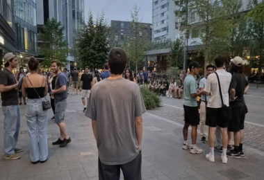 Topluma ait hissetme konusu için ai resim çalışması.